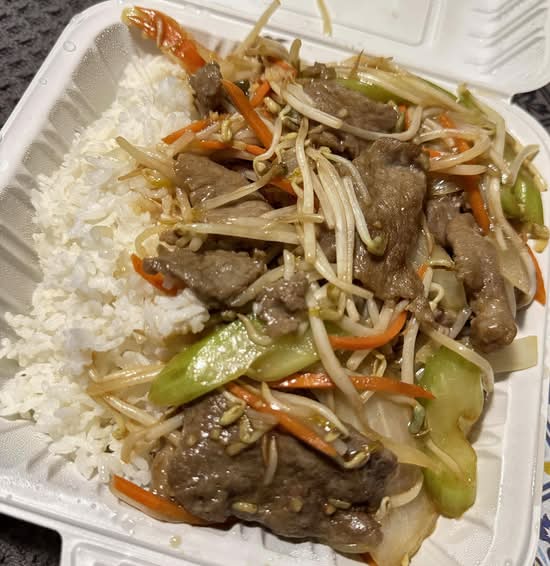 C4. Beef Chop Suey 牛什碎套餐